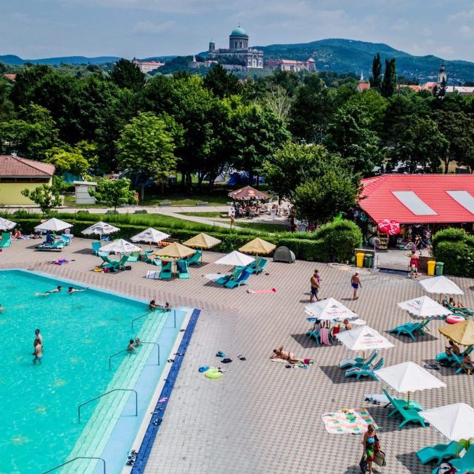 Na ilustračnej snímke kúpalisko Vadaš v Štúrove.