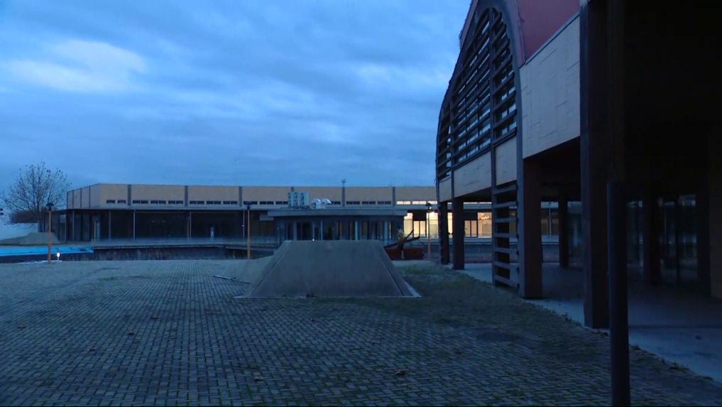 Priestory bývalého obchodného centra vo Voderadoch.