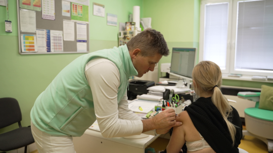 Ilustračná snímka očkovania proti chrípke.