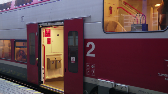 Vlaková trasa Malacky–Bratislava patrí k najvyťaženejším v regióne.