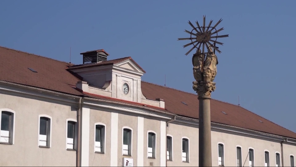 Hodiny z tabačky v Smolníku vážia okolo dvesto až tristo kilogramov.