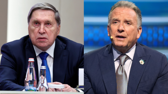 Ruský poradca Jurij Ušakov (vľavo) mal o mierovej dohode telefonovať s americkým vyslancom Stevom Witkoffom (vpravo).