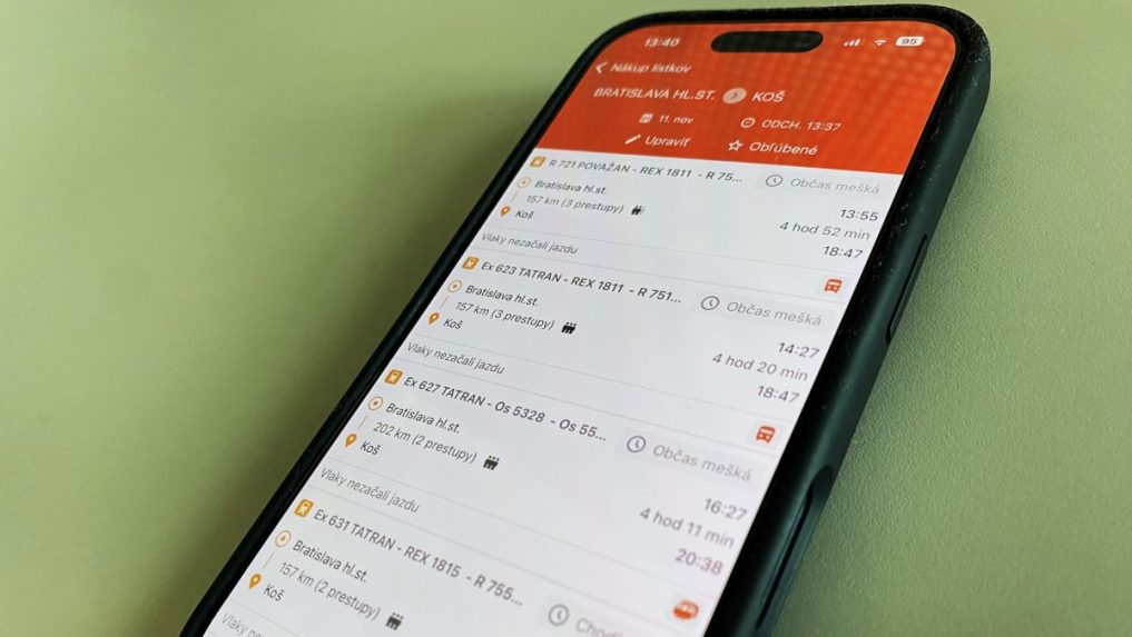 Na snímke súčasná aplikácia ZSSK.