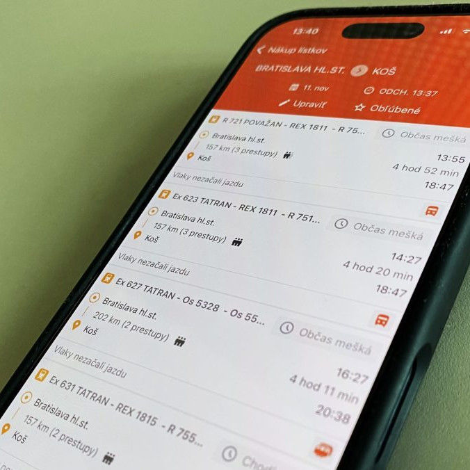 Na snímke súčasná aplikácia ZSSK.