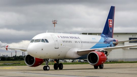 Vládny špeciál, ktorý priviezol R. Fica do Bruselu, mal na letisku nehodu. Lietadlo nie je letuschopné