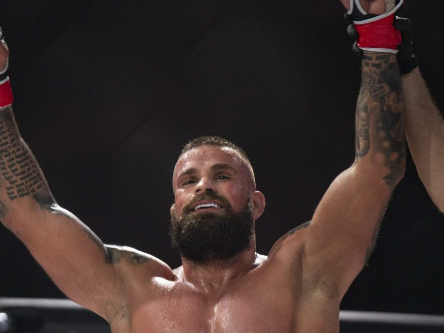 Český zápasník Karlos Vémola.