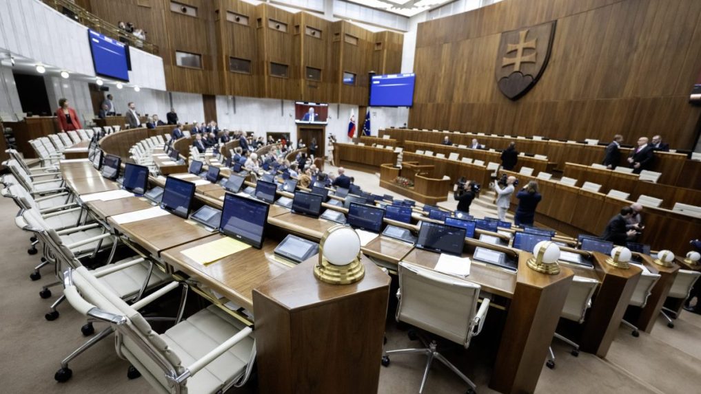 Plénum Národnej rady SR.