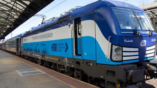 Lokomotíva spoločnosti European Locomotive Leasing, ktorú si prenájímajú České dráhy.