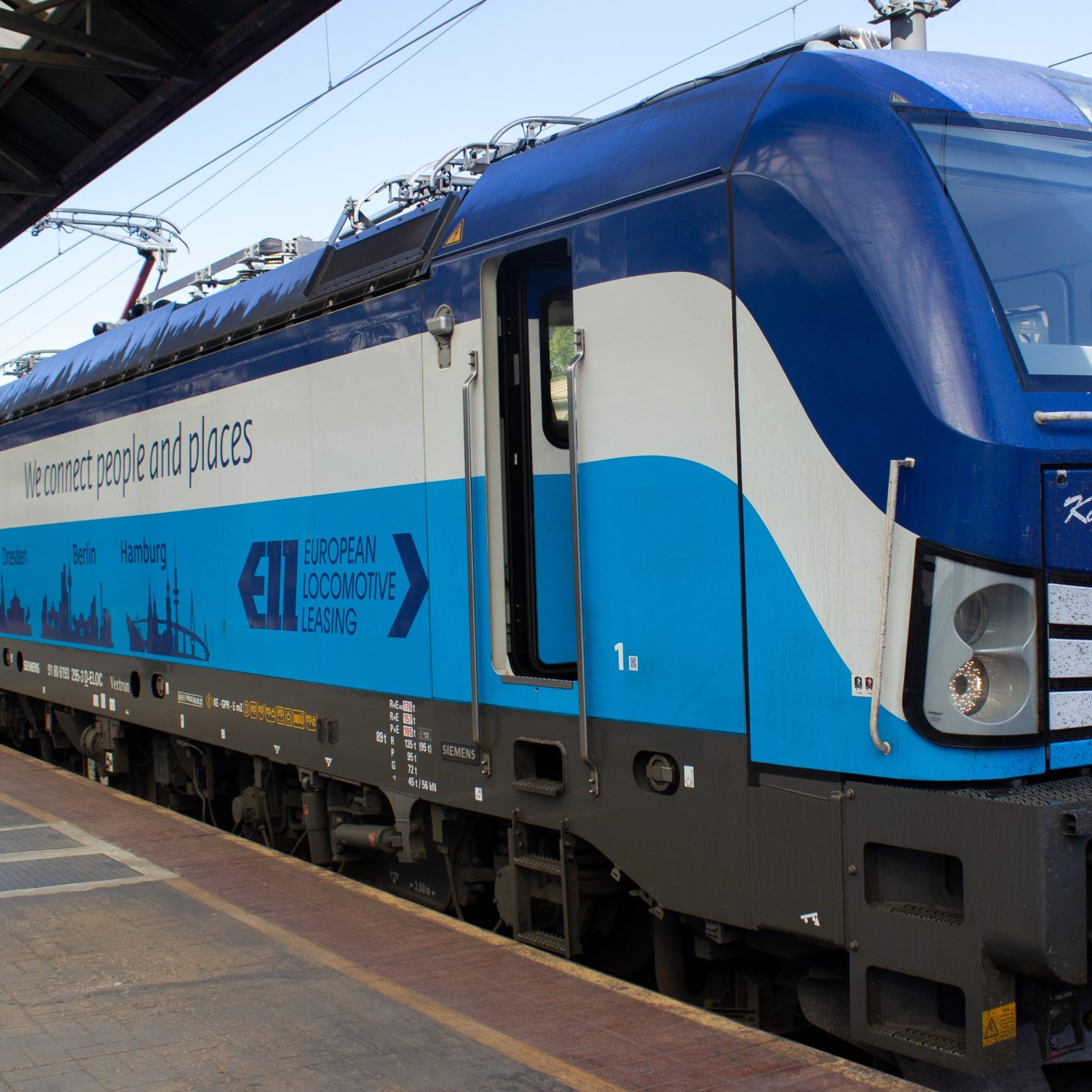 Lokomotíva spoločnosti European Locomotive Leasing, ktorú si prenájímajú České dráhy.