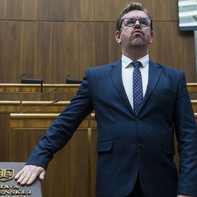 Martin Šmilňák skladá poslanecký sľub.