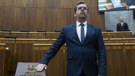 Martin Šmilňák skladá poslanecký sľub.