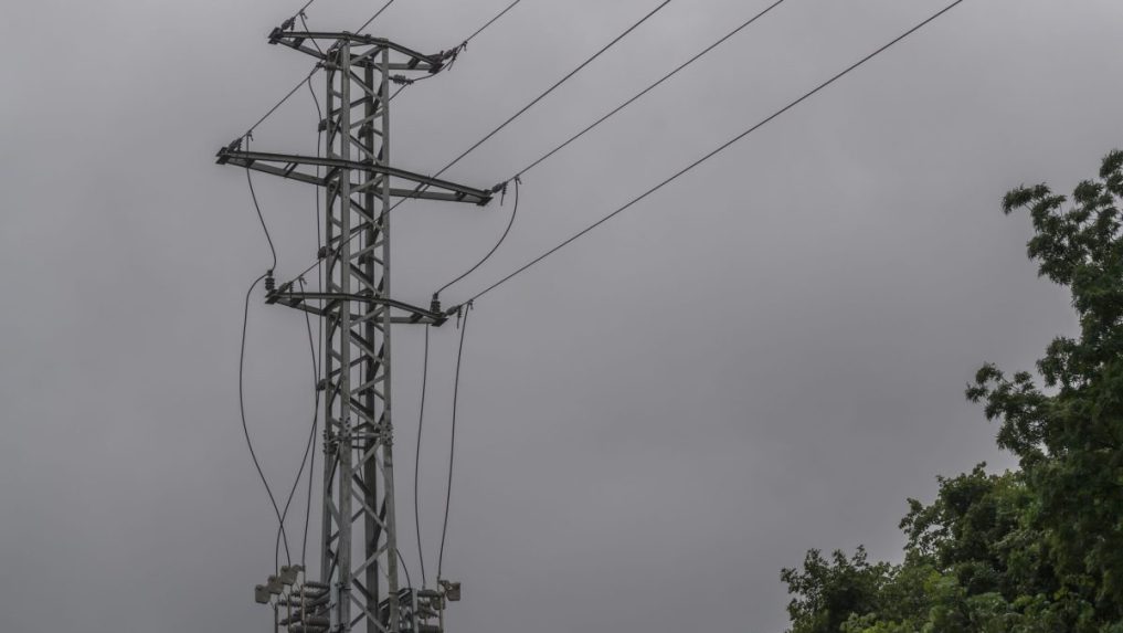 Stožiar elektrického napätia.