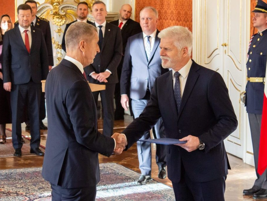 Na snímke P. Pavel a A. Babiš.