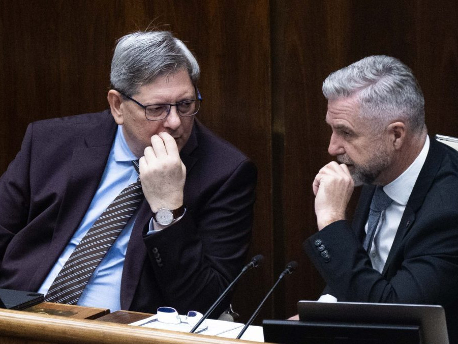 Minister spravodlivosti SR Boris Susko a podpredseda NR SR Tibor Gašpar.