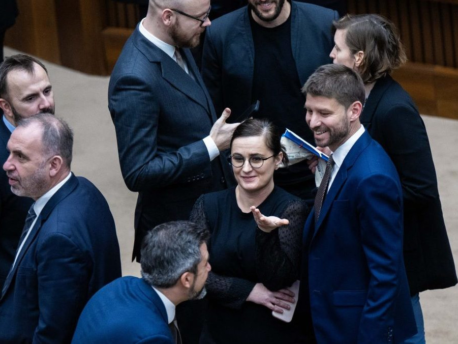 Opoziční poslanci z Progresívneho Slovenska.