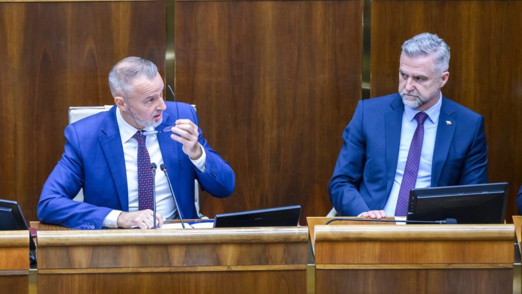 Zľava predseda NR SR Richard Raši a podpredseda NR SR Tibor Gašpar.