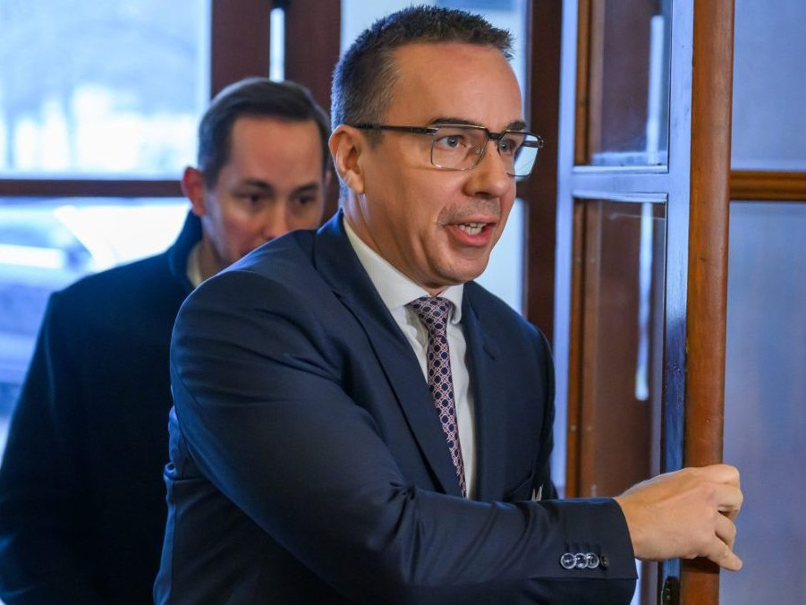 Minister práce Erik Tomáš.