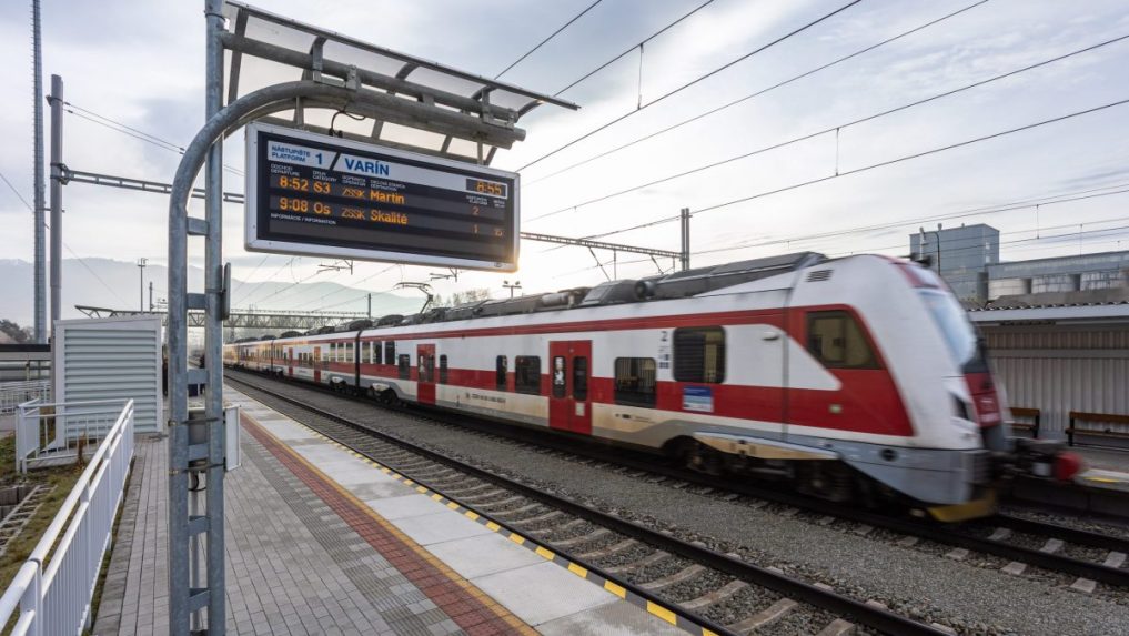 Železničná stanica vo Varíne.