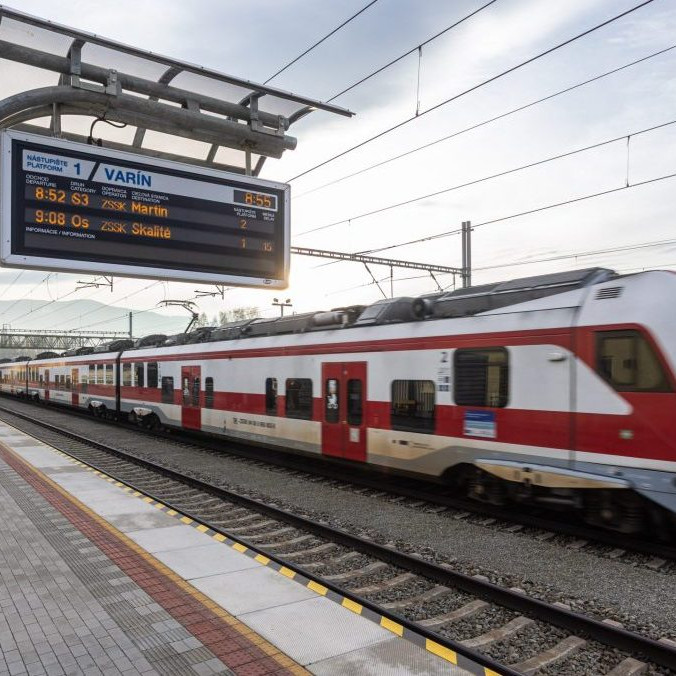 Železničná stanica vo Varíne.