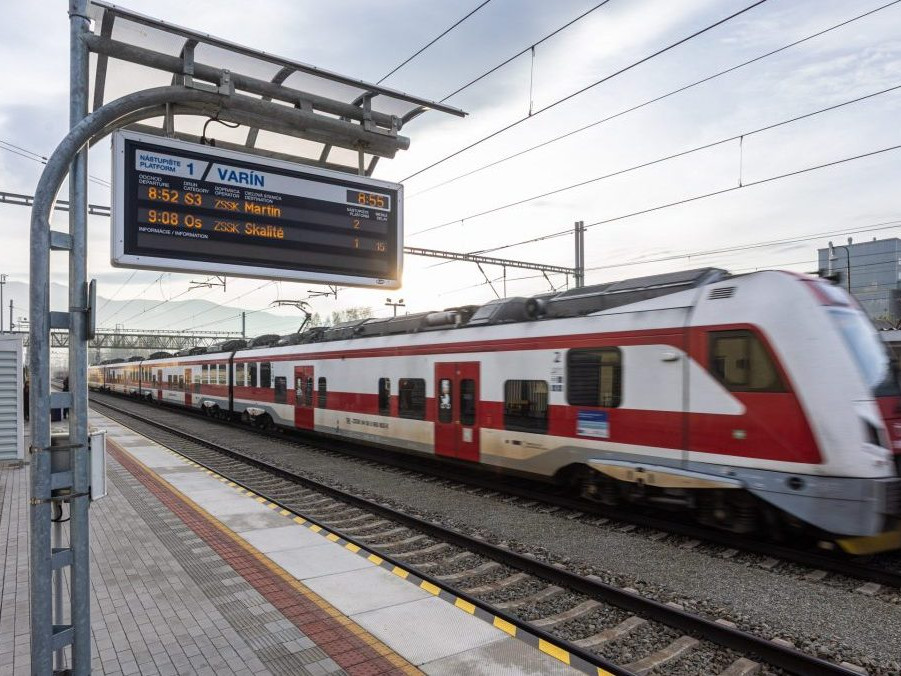 Železničná stanica vo Varíne.