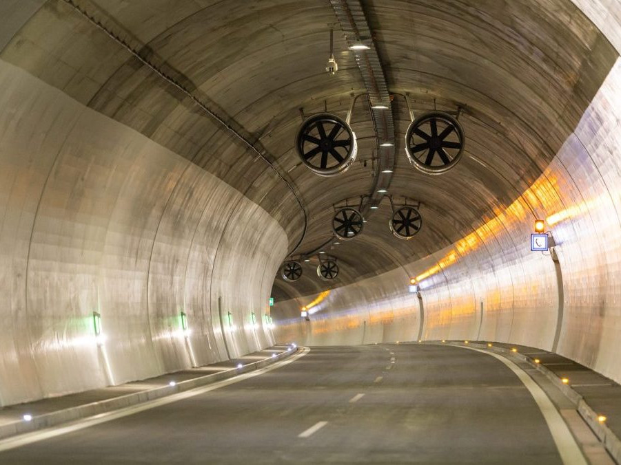 Na snímke tunel Višňové.