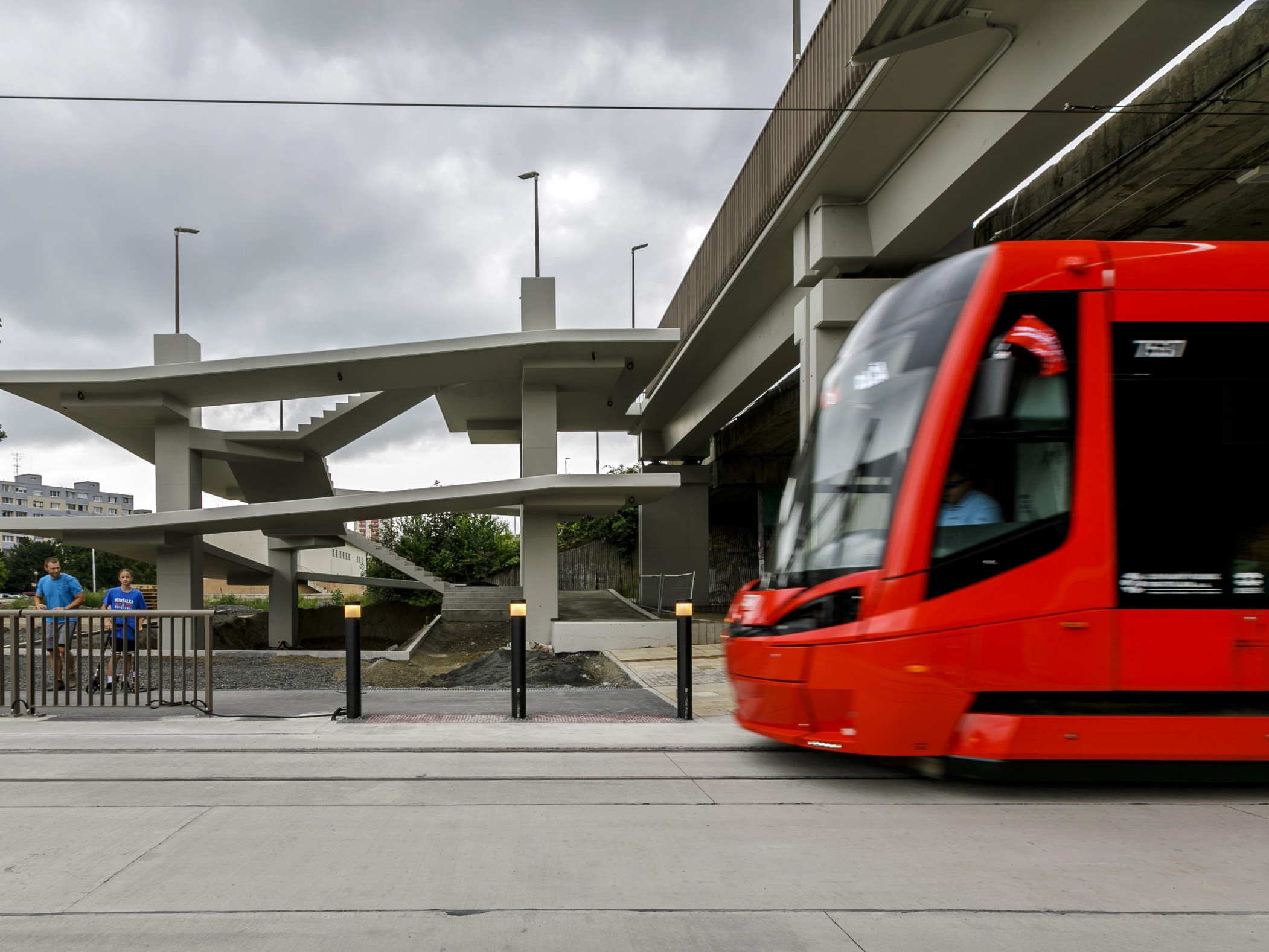 električka na konečnej zastávke Južné mesto v bratislavskej mestskej časti Petržalka.