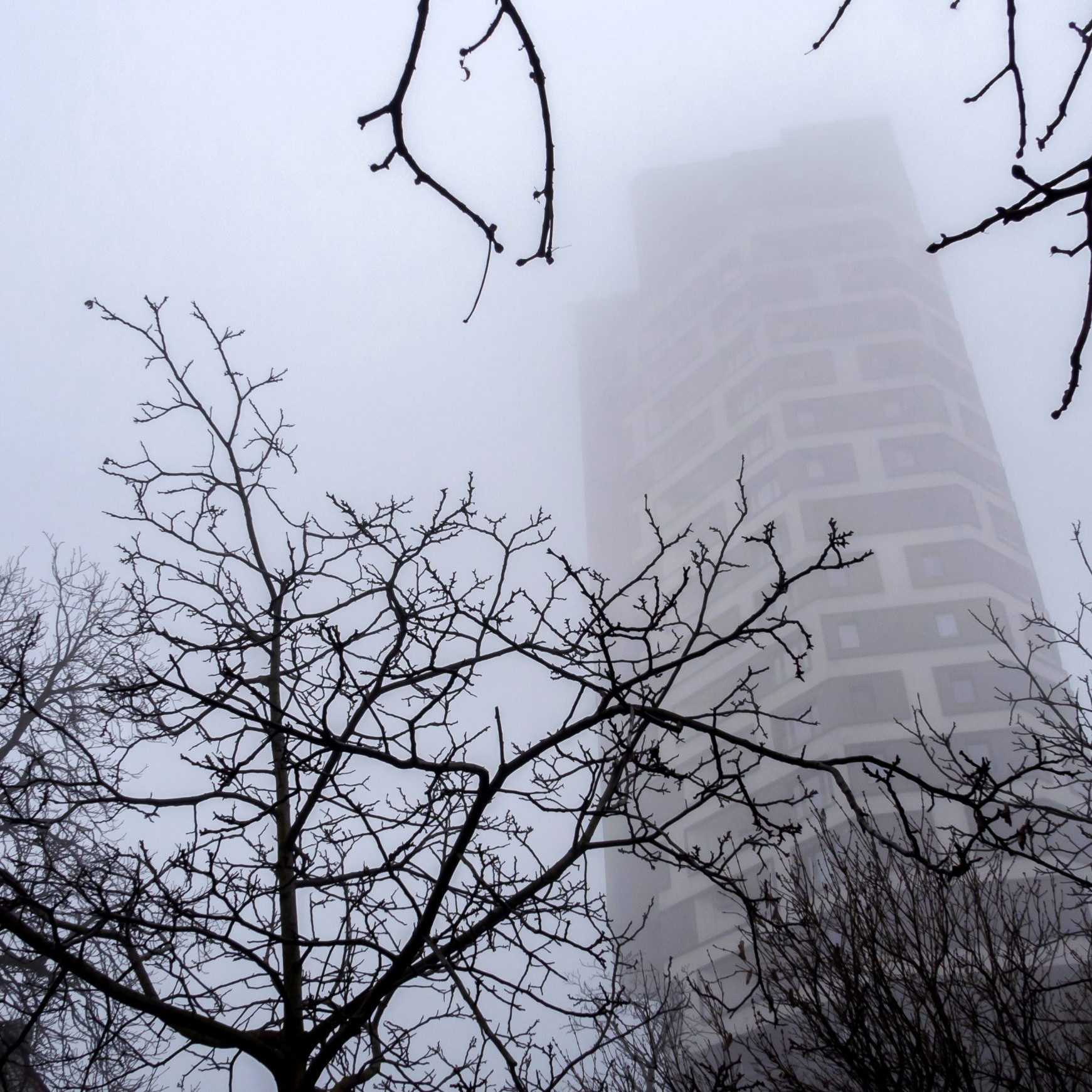 Hmlisté počasie v meste