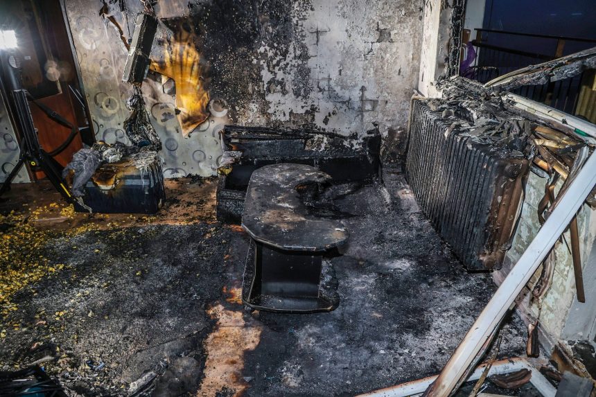 Na snímke hasiči v Košiciach.