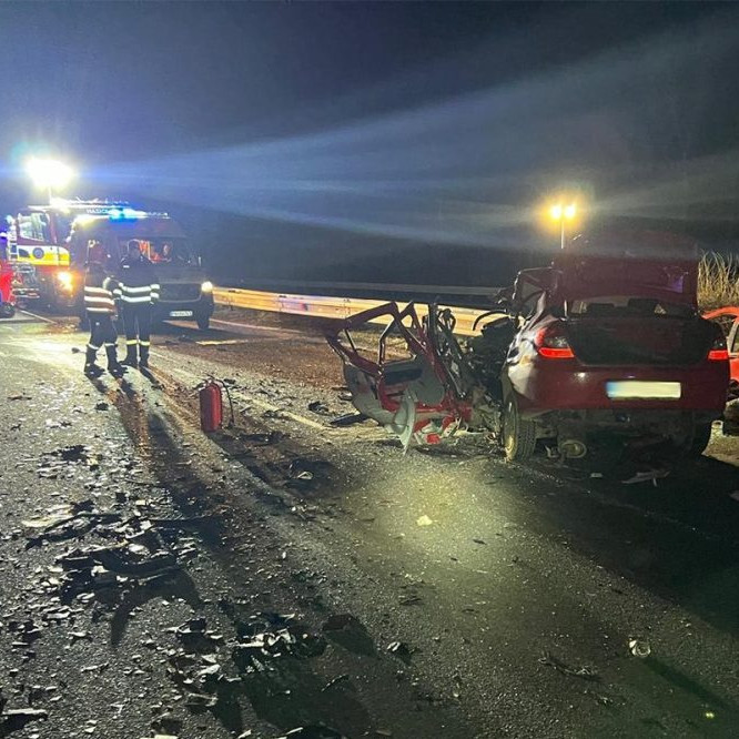 Dopravná nehoda na diaľnici pri Zamarovciach.