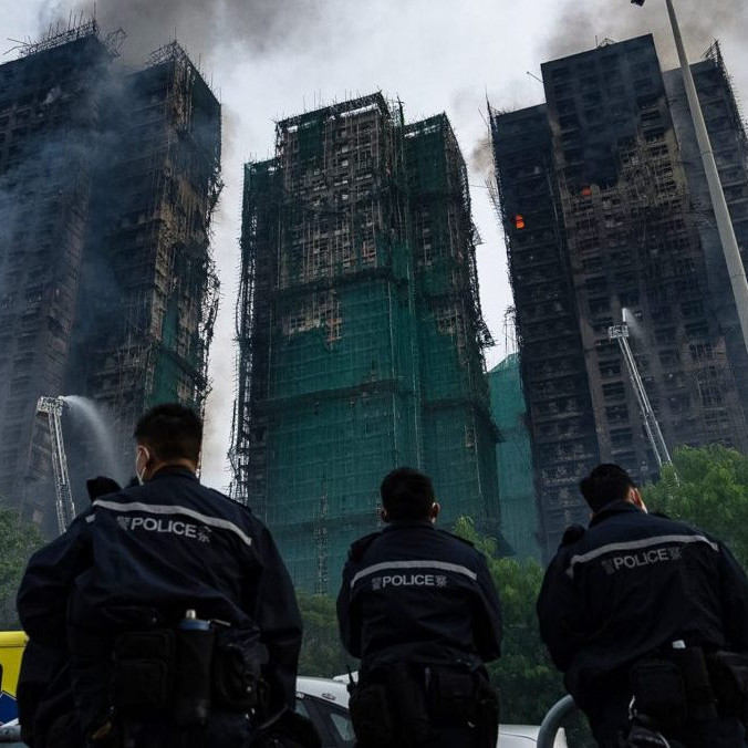 Požiar bytového komplexu v Hongkongu.