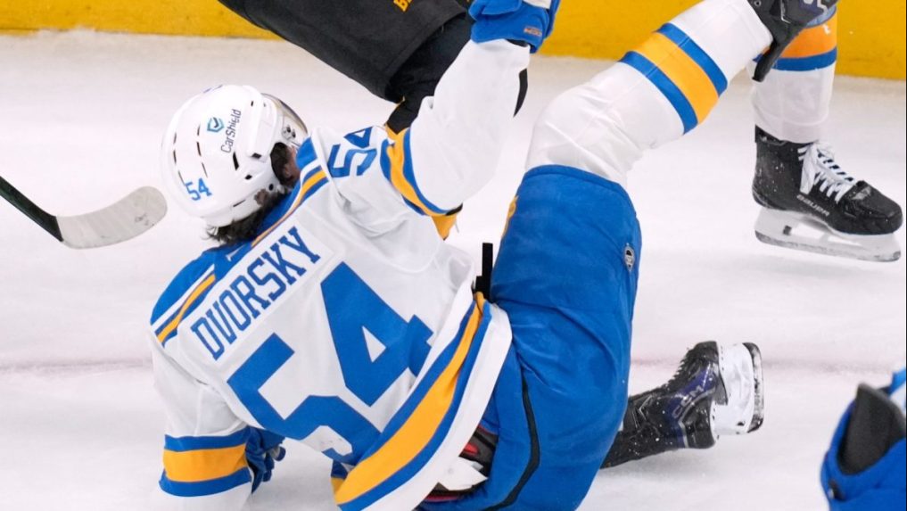 Slovenský hokejový útočník Dalibor Dvorský.