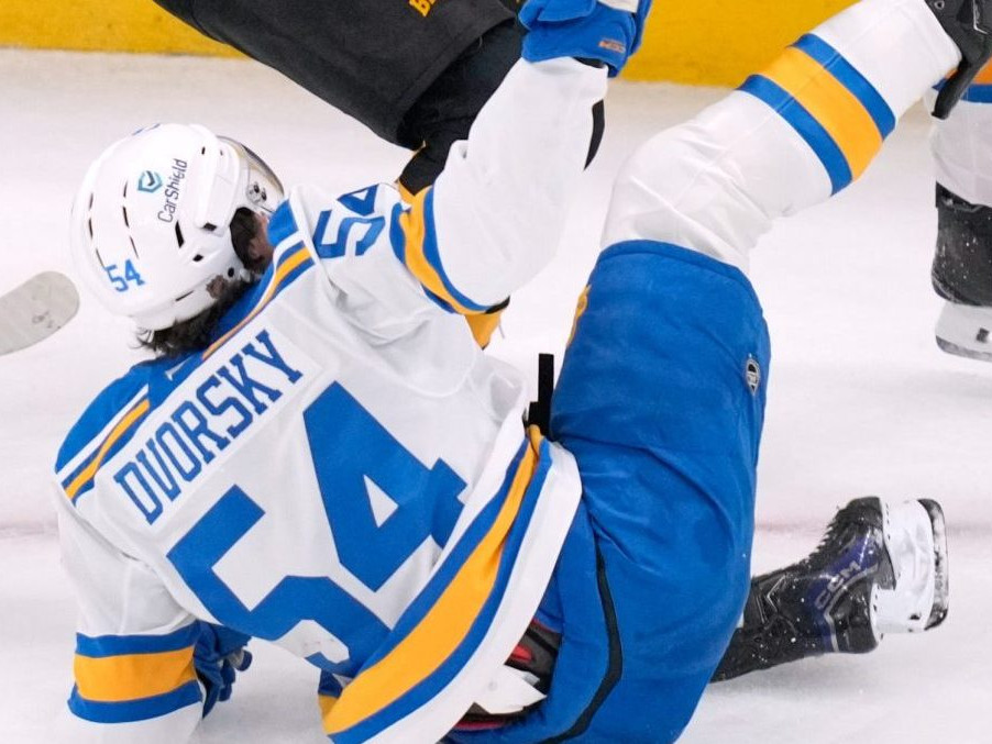 Slovenský hokejový útočník Dalibor Dvorský.