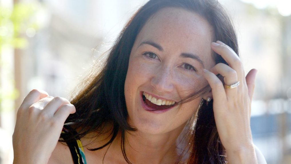 Na archívnej snímke z 9. septembra 2004 anglická autorka Sophie Kinsellová.