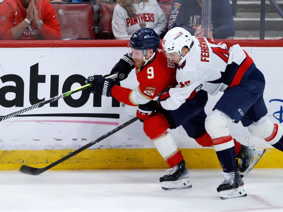 NHL: Fehérváry si pripísal asistenciu, no jeho Washington padol na Floride. Dvorský nezastavil rozbehnuté Buffalo