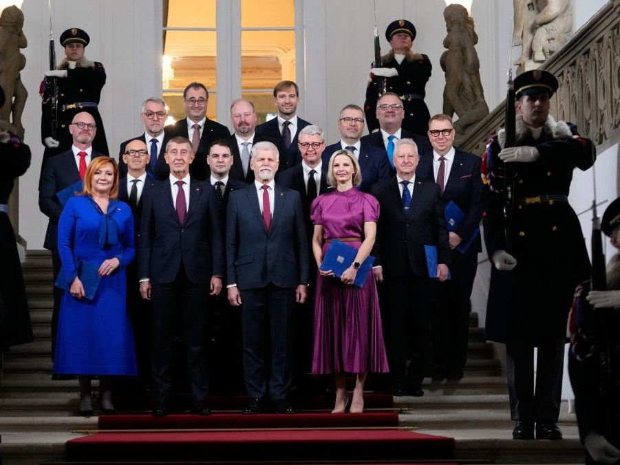 Vládu zloženú z hnutí ANO, SPD a strany Motoristi sebe na Pražskom hrade vymenoval český prezident Petr Pavel.