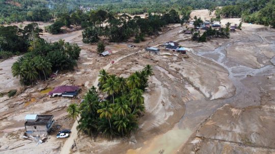 Záplavy na Severnej Sumatre.