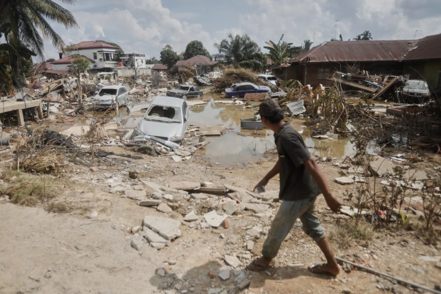 ZÃƒÂ¡plavy na ostrove Sumatra.