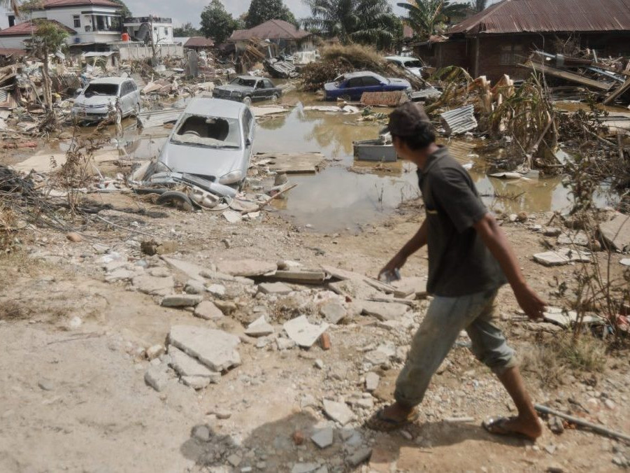 Záplavy na ostrove Sumatra.