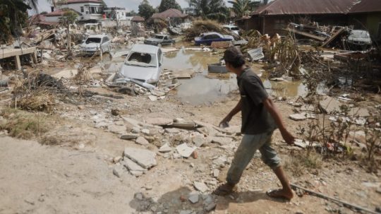 Záplavy na ostrove Sumatra.