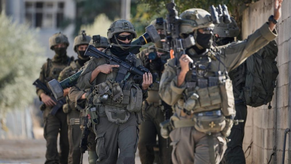 Ozbrojení izraelskí vojaci.