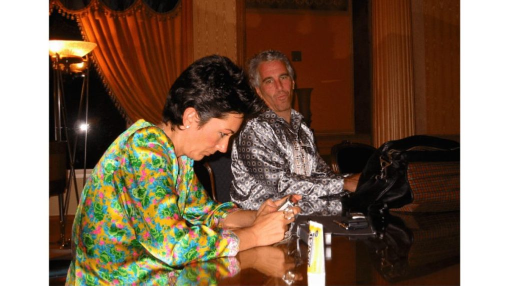 Bývalá priateľka nebohého amerického finančníka a sexuálneho delikventa Jeffreyho Epsteina Ghislaine Maxwellová.