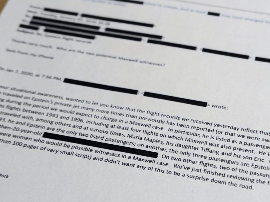 Americký rezort spravodlivosti má na spracovanie 5,2 milióna dokumentov týkajúcich sa prípadu J. Epsteina.