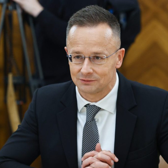 Na snímke Péter Szijjártó.