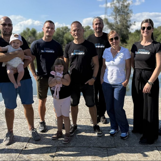 Film sleduje rodinu v obyčajných aj výnimočných chvíľach.