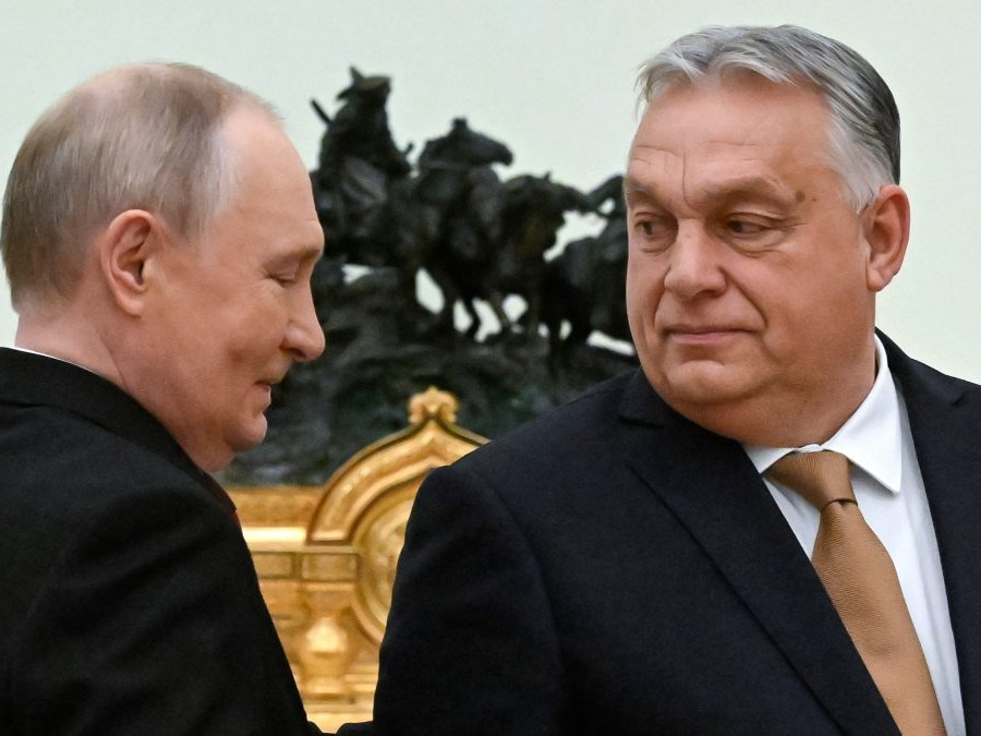 Viktor Orbán (vpravo) a Vladimir Putin počas ich novembrového stretnutia v Kremli.