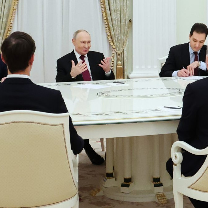 Na snímke Putin aj Witkoff na rokovaní v Moskve.