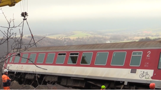 vytiahli vagón po nehode