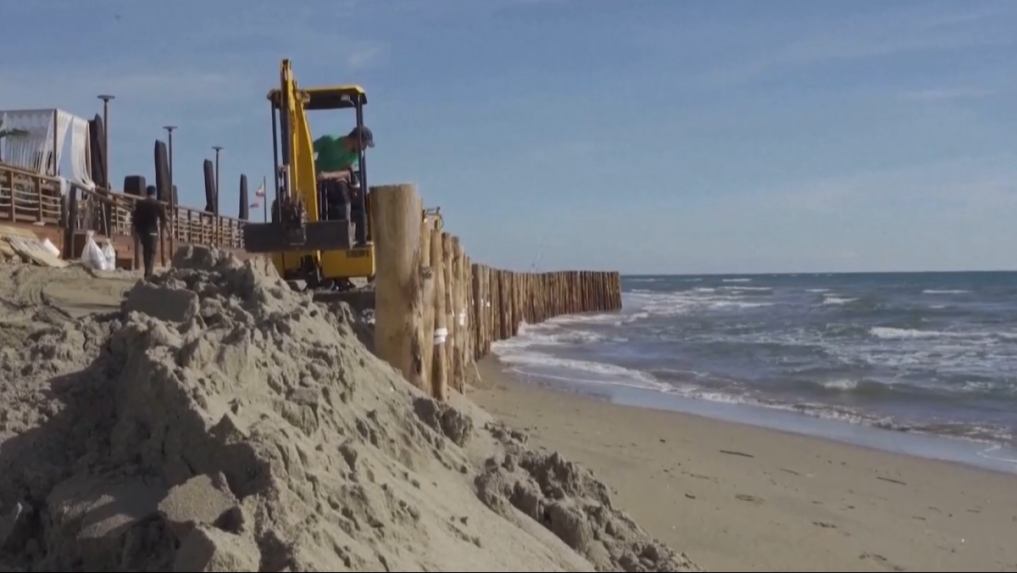 Na snímke je pláž.