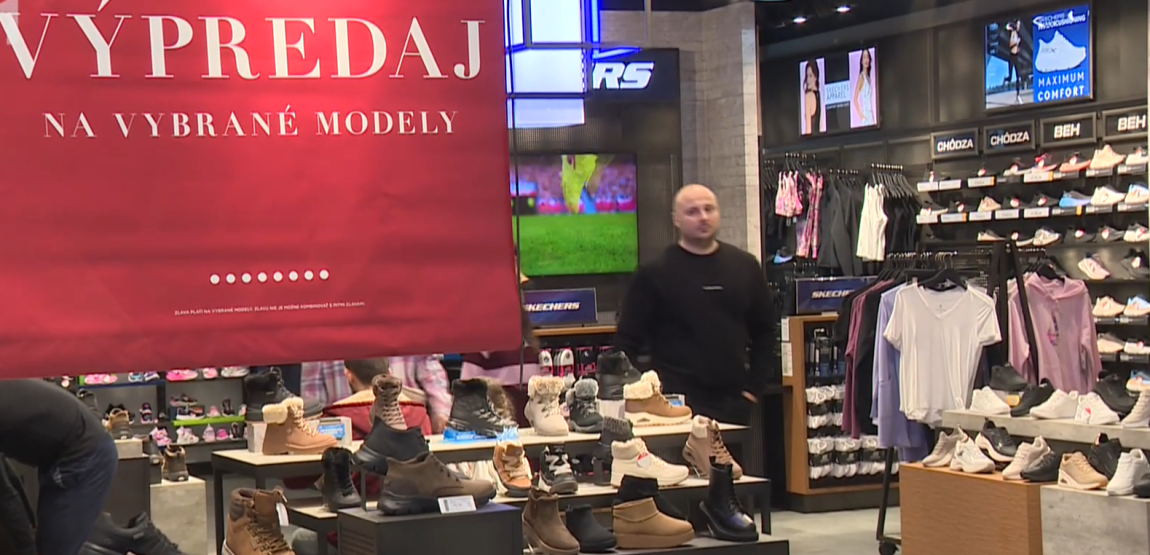 výpredaj v obchode