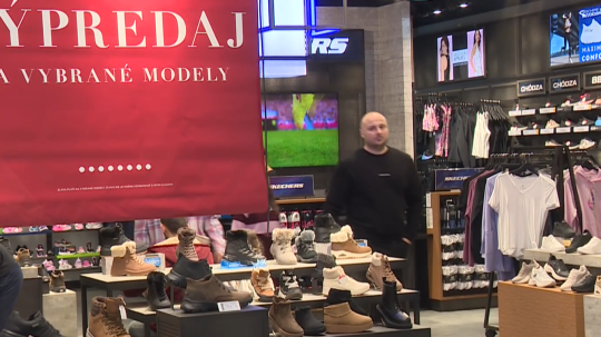 výpredaj v obchode